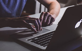 半岛体育app下载-斯图加特客场战胜领头羊，夺得关键三分，斯图加特青训出品