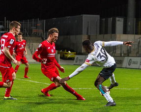 半岛体育官网入口-球场上风起云涌，双方实力试金石尽显，球场风云高风怎么练